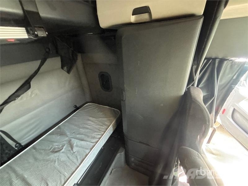 Freightliner Cascadia 126 6x4 T/A Sleeper Truck Tractor Vilcēji