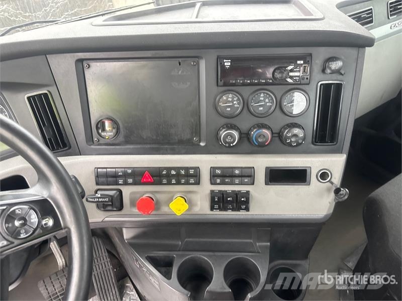 Freightliner Cascadia 126 Vilcēji