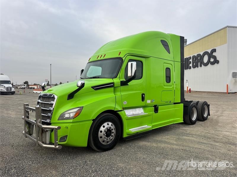 Freightliner Cascadia 126 T/A Sleeper Truck Tractor Prime Movers