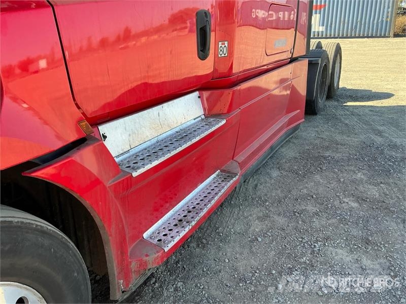 Freightliner Cascadia 6x4 T/A Sleeper Truck Tractor Tracteur routier