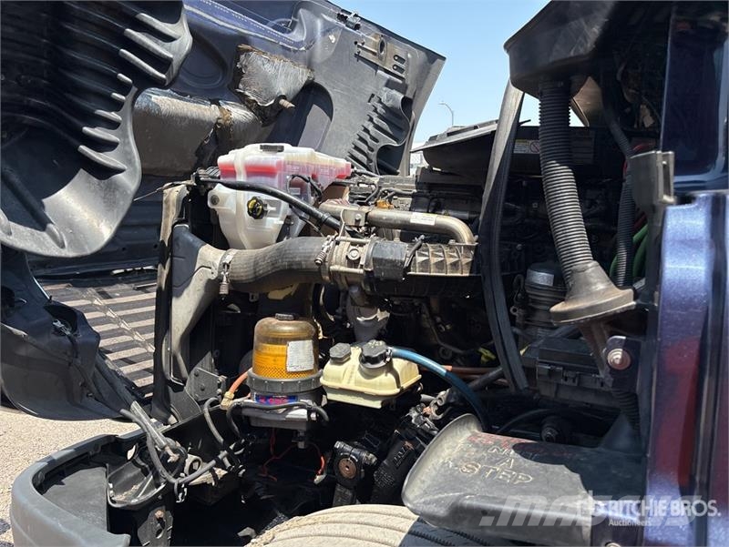 Freightliner Cascadia 125 6x4 T/A Sleeper Truck Tractor وحدات الجر