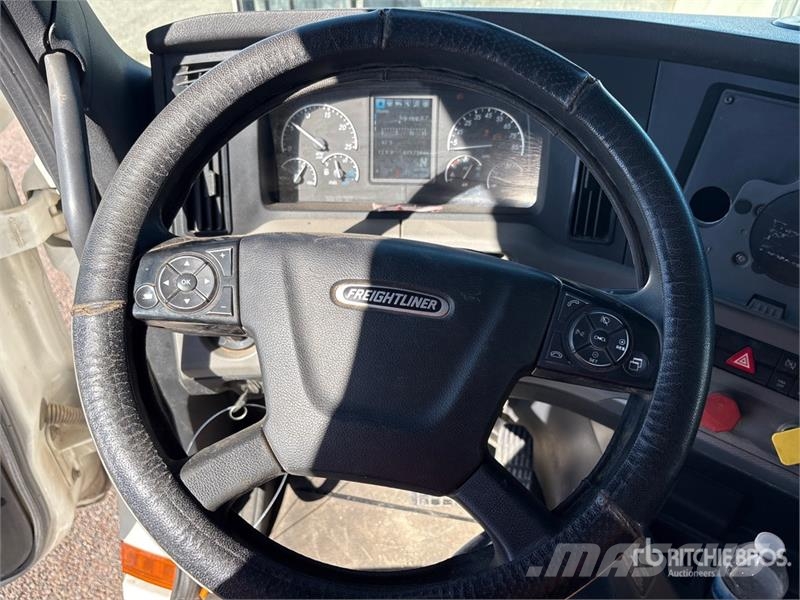 Freightliner Cascadia 126 Kipper
