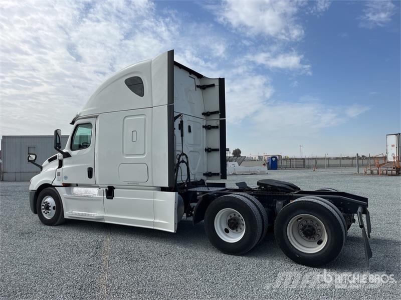 Freightliner Cascadia 126 Autotractoare