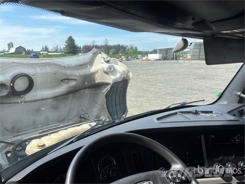 Freightliner Cascadia 126 6x4 T/A Sleeper Truck Tractor Vilcēji