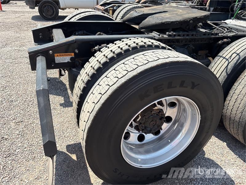 Freightliner Cascadia 125 6x4 T/A Sleeper Truck Tractor وحدات الجر