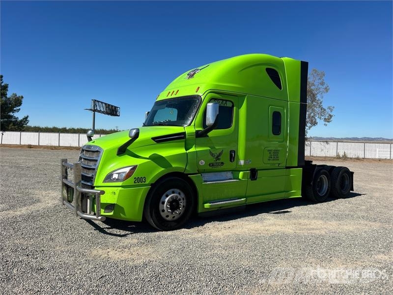 Freightliner Cascadia 126 T/A Sleeper Truck Tractor Vetopöytäautot