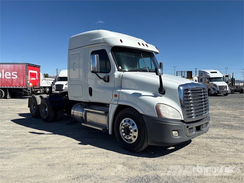 Freightliner Cascadia 125 6x4 T/A Sleeper Truck Tractor Motrici e Trattori Stradali