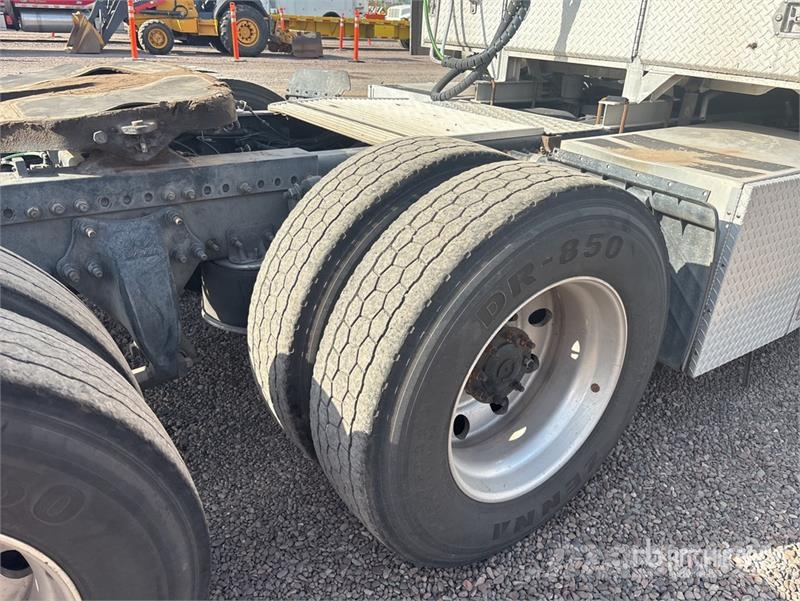 Freightliner Cascadia 125 6x4 T/A Sleeper Truck Tractor Tracteur routier