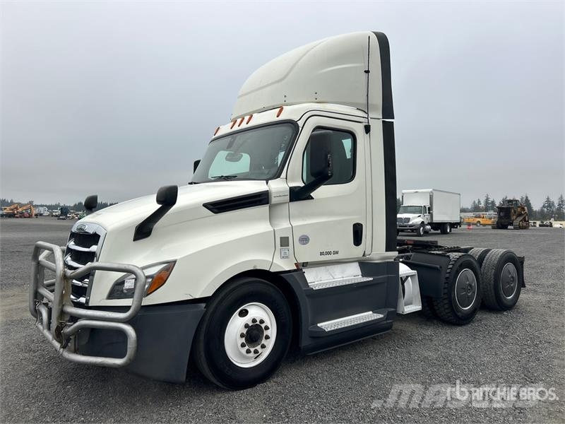 Freightliner Cascadia 126 وحدات الجر