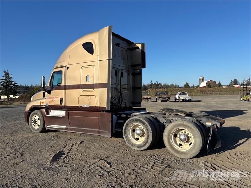 Freightliner Cascadia 125 Vilcēji