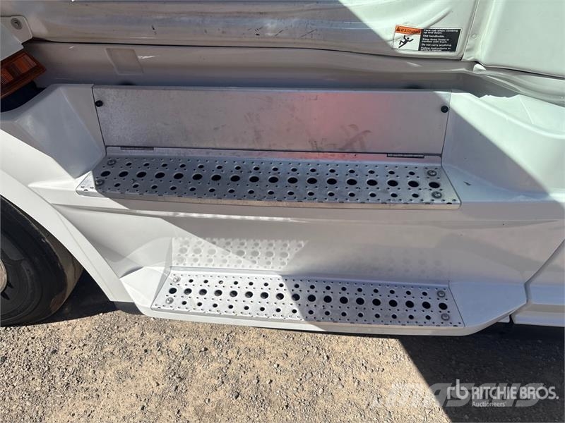 Freightliner Cascadia 126 6x4 T/A Sleeper Truck Tractor Tracteur routier
