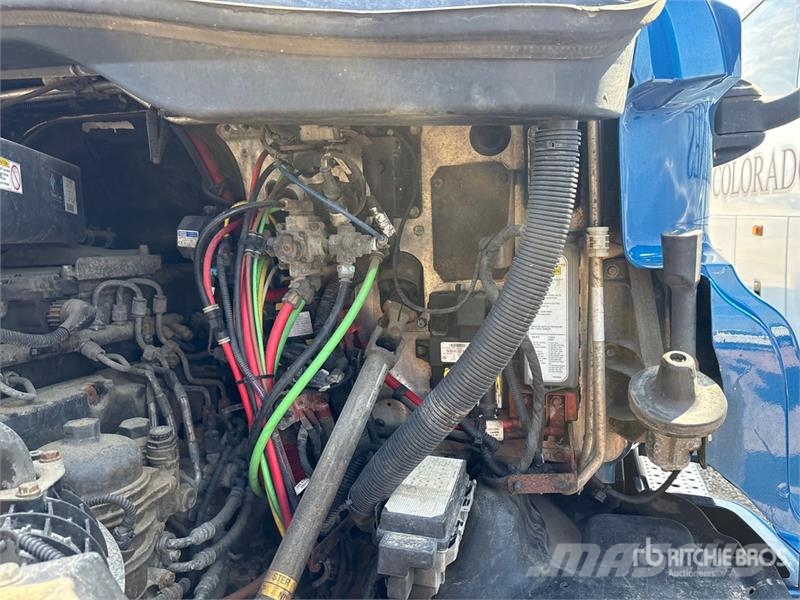 Freightliner Cascadia 125 6x4 T/A Sleeper Truck Tractor (Inoper 트랙터 유닛