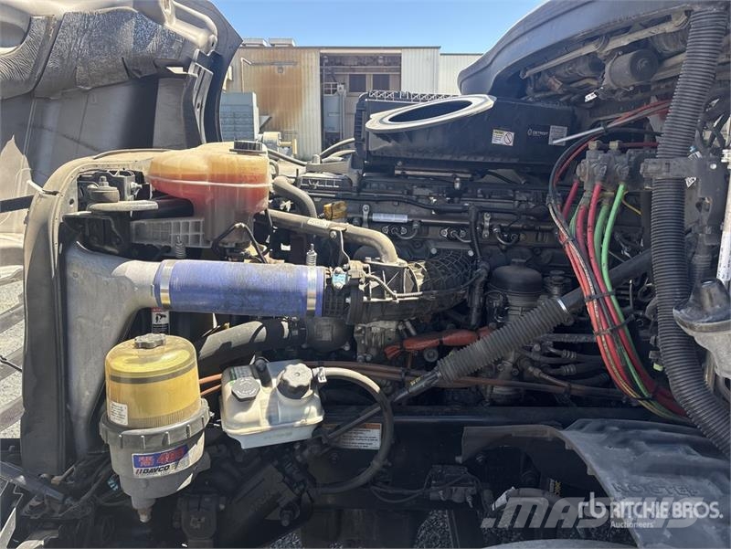 Freightliner Cascadia 126 6x4 T/A Sleeper Truck Tractor 트랙터 유닛