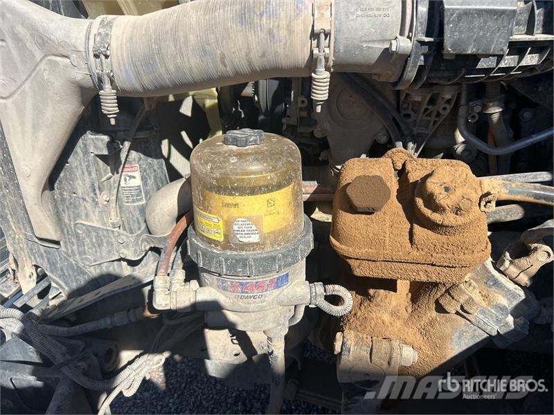 Freightliner Cascadia 125 6x4 T/A Dump Truck Camion benne