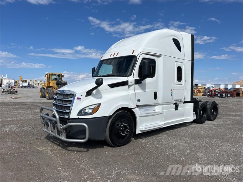 Freightliner Cascadia 126 6x4 T/A Sleeper Truck Tractor (Inoper Tracteur routier