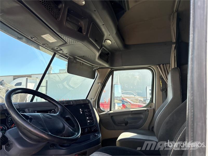 Freightliner Cascadia 125 6x4 T/A Sleeper Truck Tractor Motrici e Trattori Stradali
