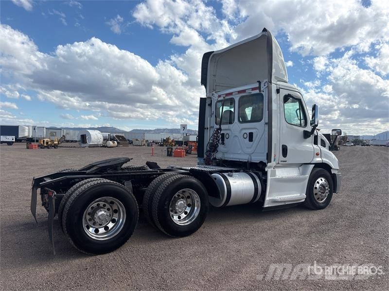 Freightliner Cascadia 113 Седельные тягачи