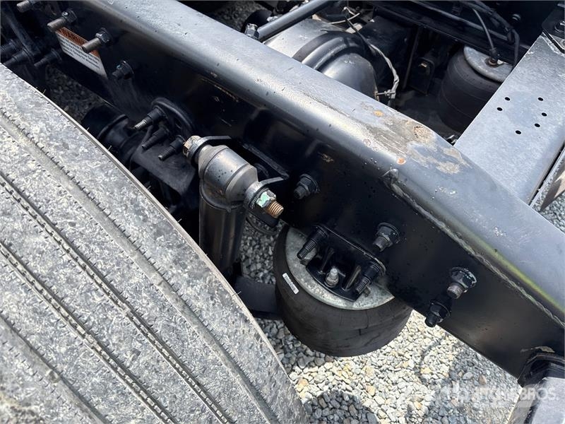 Freightliner Cascadia 126 6x4 T/A Sleeper Truck Tractor Cabezas tractoras
