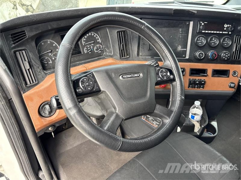 Freightliner Cascadia 126 Vilcēji