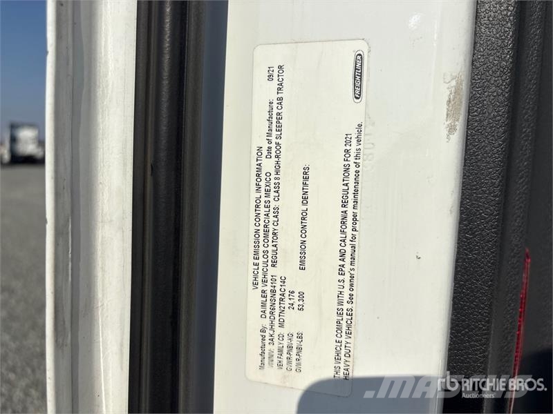 Freightliner Cascadia 126 6x4 T/A Sleeper Truck Tractor Sattelzugmaschinen
