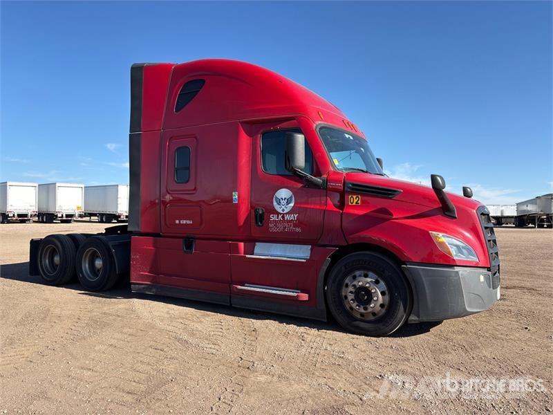 Freightliner Cascadia 126 6x4 T/A Sleeper Truck Tractor Vilcēji
