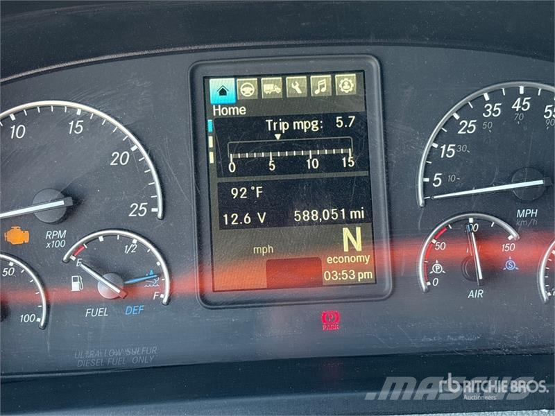 Freightliner Cascadia 126 6x4 T/A Sleeper Truck Tractor Nyergesvontatók