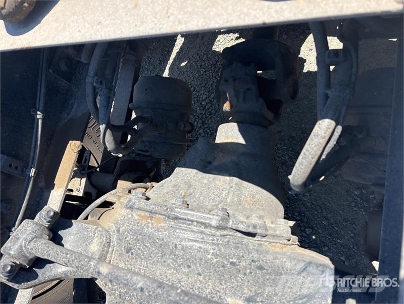 Freightliner Cascadia 126 6x4 T/A Sleeper Truck Tractor وحدات الجر