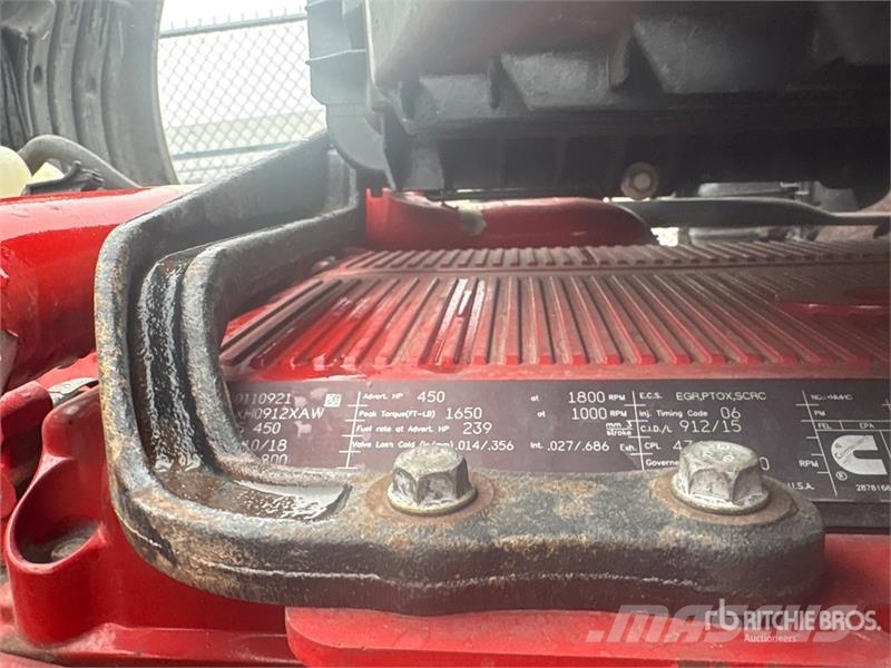 Freightliner Cascadia 126 6x4 T/A Sleeper Truck Tractor Tractor Units