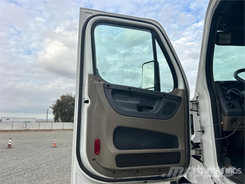 Freightliner Cascadia 125 Тягачі