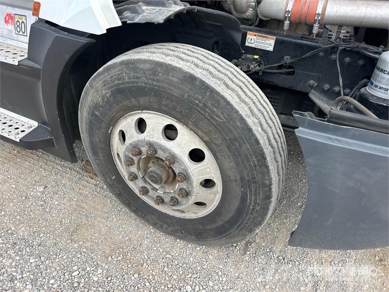 Freightliner Cascadia 126 6x4 T/A Sleeper Truck Tractor Τράκτορες