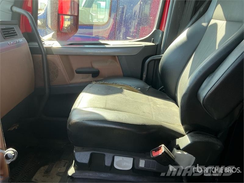 Freightliner Cascadia 6x4 T/A Sleeper Truck Tractor Tracteur routier