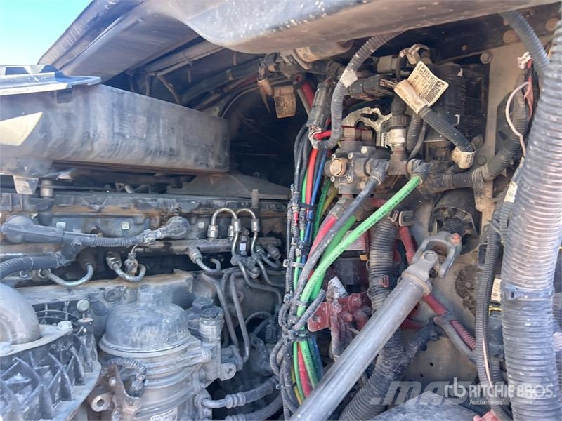 Freightliner Cascadia 125 6x4 T/A Dump Truck Camion benne