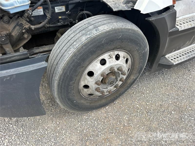 Freightliner Cascadia 126 6x4 T/A Sleeper Truck Tractor Τράκτορες