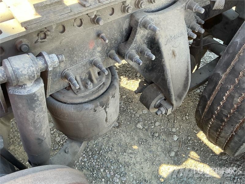 Freightliner Cascadia 6x4 T/A Sleeper Truck Tractor Tracteur routier