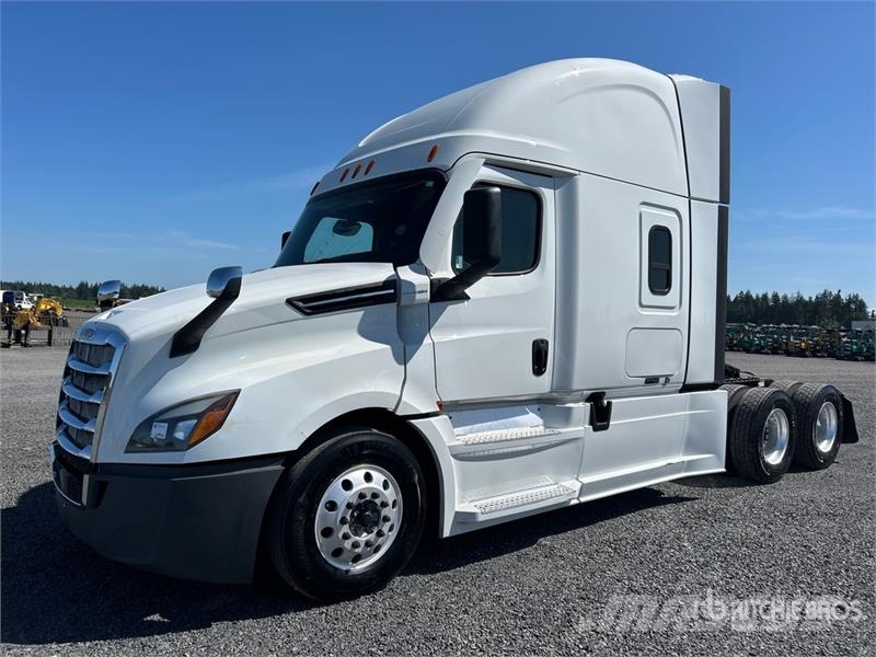 Freightliner Cascadia 126 6x4 T/A Sleeper Truck Tractor Sadulveokid