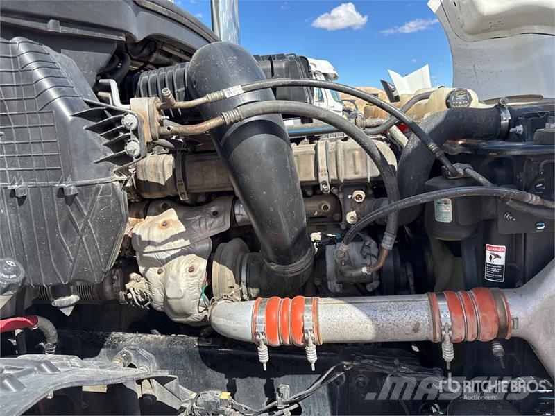 Freightliner Cascadia 126 6x4 T/A Sleeper Truck Tractor Тягачі
