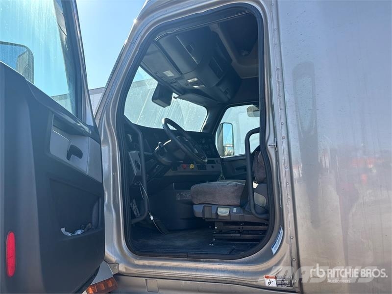 Freightliner Cascadia 126 6x4 T/A Sleeper Truck Tractor Trækkere