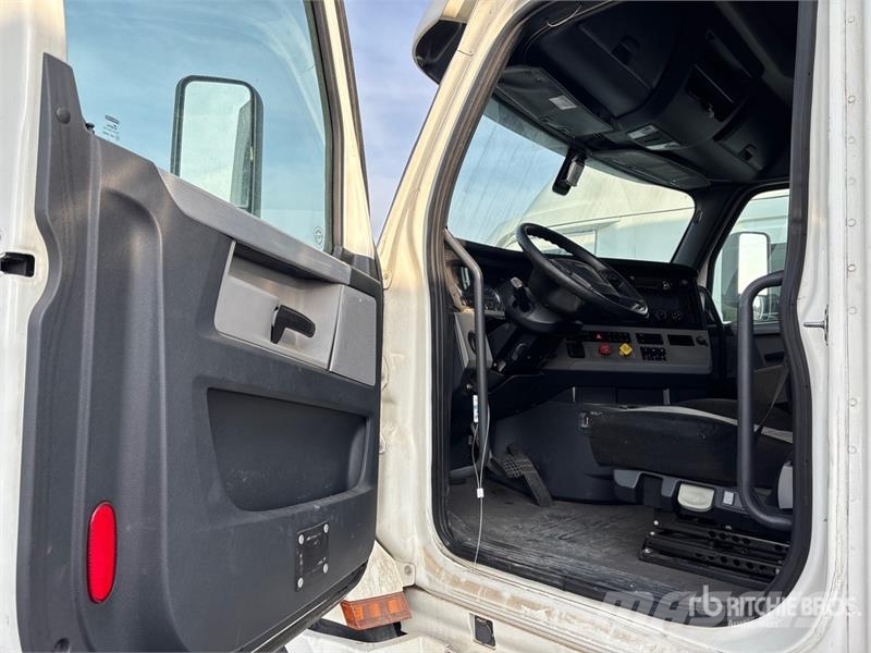 Freightliner Cascadia 126 Truck Tractor Units