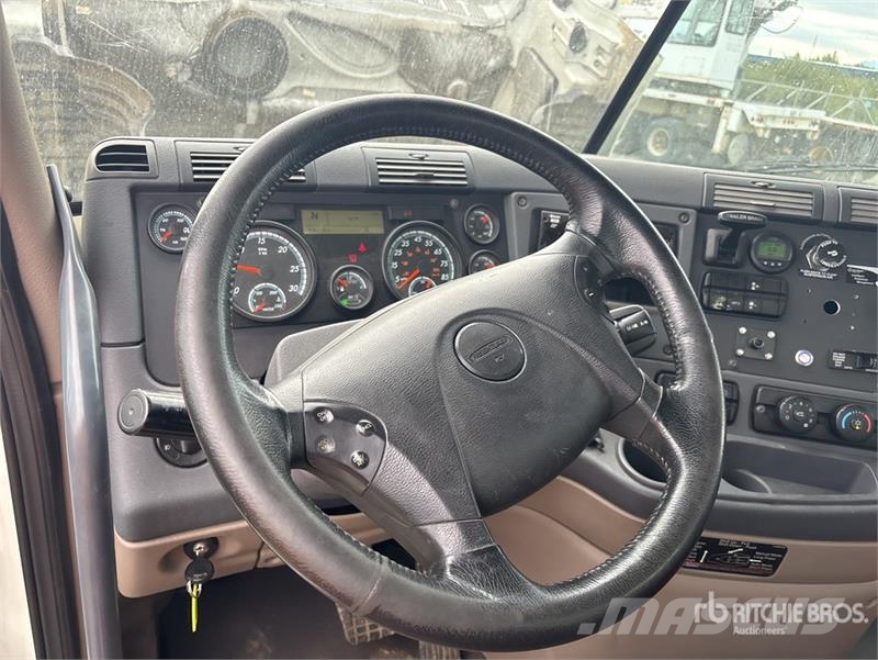 Freightliner Cascadia 125 Vetopöytäautot