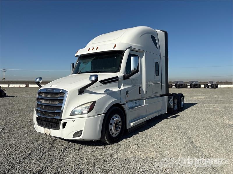 Freightliner Cascadia 126 6x4 T/A Sleeper Truck Tractor 트랙터 유닛