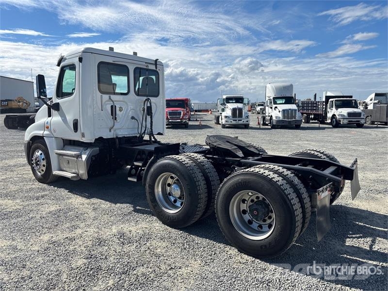 Freightliner Cascadia 125 Vilcēji