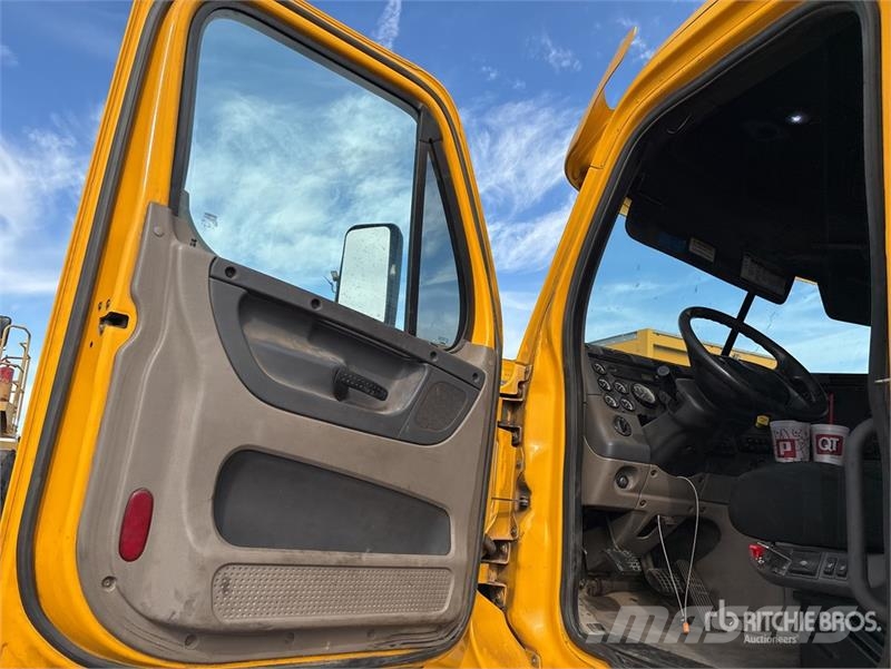 Freightliner Cascadia 125 Vilcēji