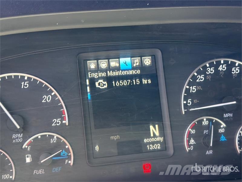 Freightliner Cascadia 126 6x4 T/A Sleeper Truck Tractor Sattelzugmaschinen