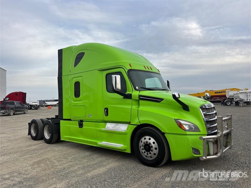 Freightliner Cascadia 126 T/A Sleeper Truck Tractor Prime Movers