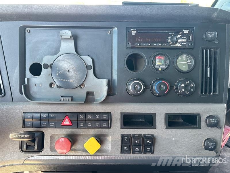 Freightliner Cascadia 126 Kipper