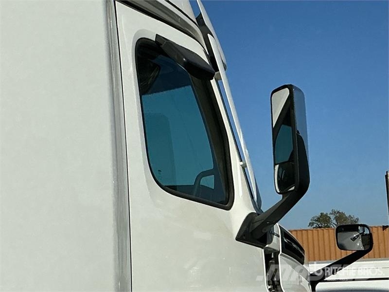 Freightliner Cascadia 126 6x4 T/A Sleeper Truck Tractor Tracteur routier