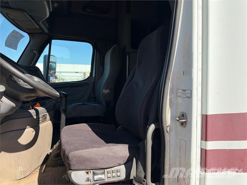 Freightliner Cascadia 125 6x4 T/A Sleeper Truck Tractor Tractores (camiões)