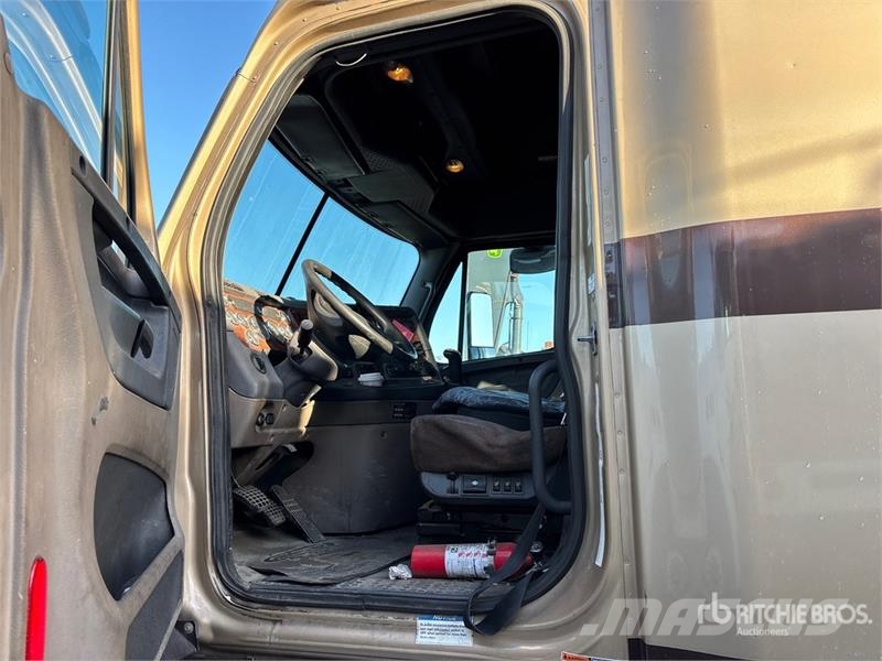 Freightliner Cascadia 125 Vilcēji