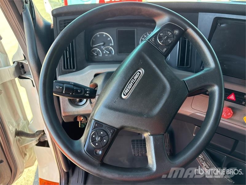 Freightliner Cascadia 126 6x4 T/A Sleeper Truck Tractor Motrici e Trattori Stradali