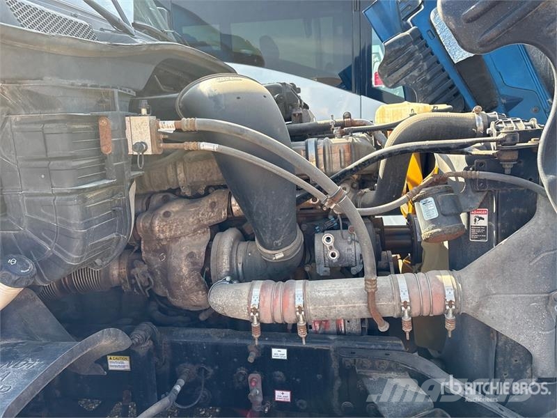 Freightliner Cascadia 125 6x4 T/A Sleeper Truck Tractor (Inoper 트랙터 유닛